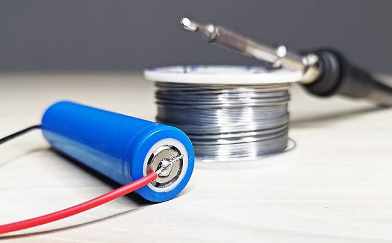 نحوه لحیم کردن سیم به باتری